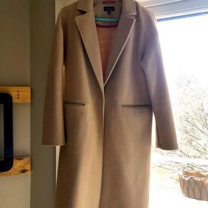 Tan/cream trench coat